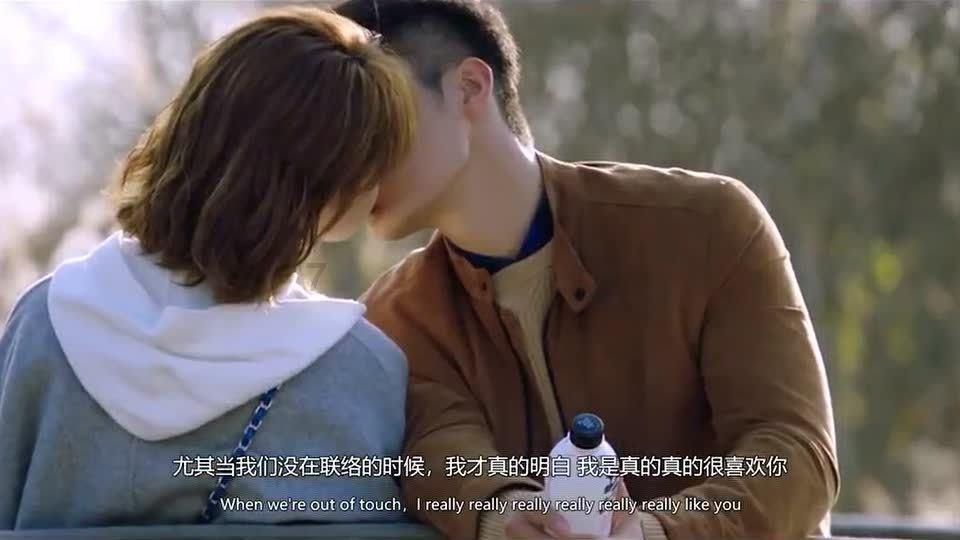 除TOEFL和GRE或BMAT的成绩外，批准入学申请的条件是什么？
